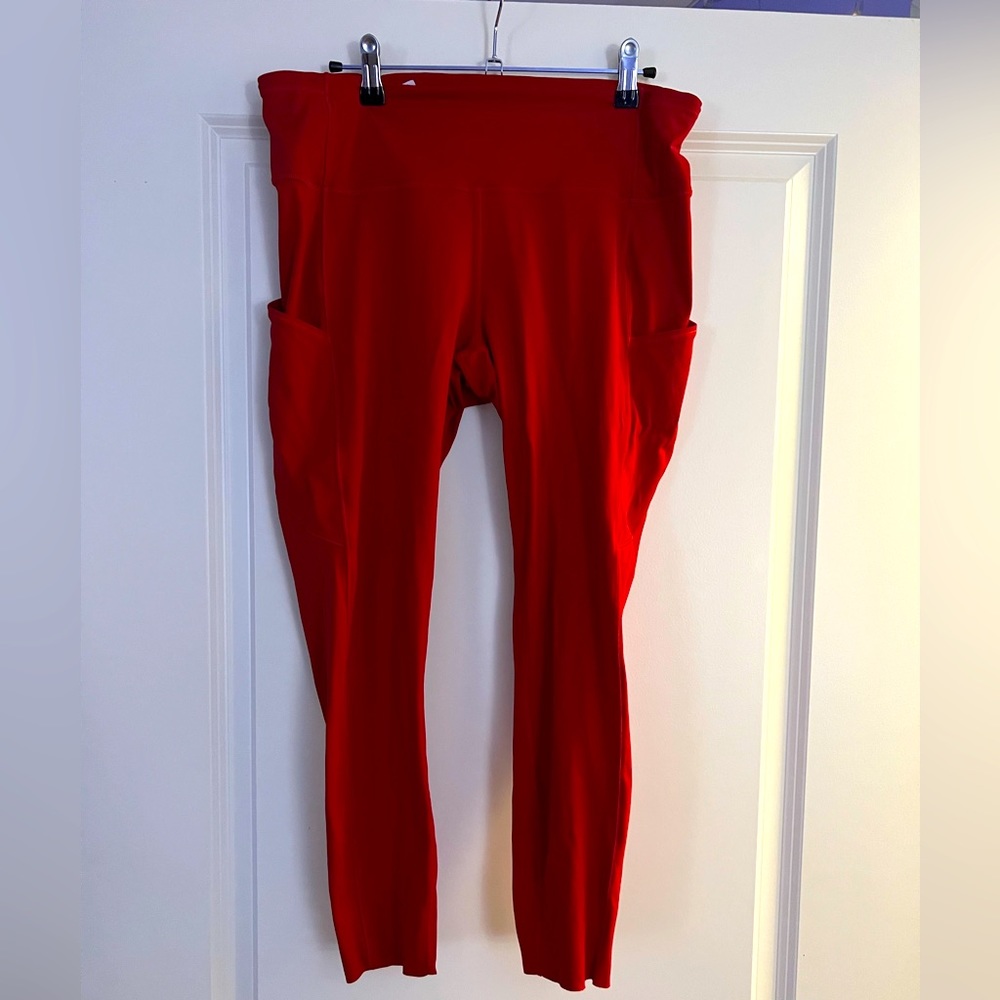 Women’s lululemon red leggings